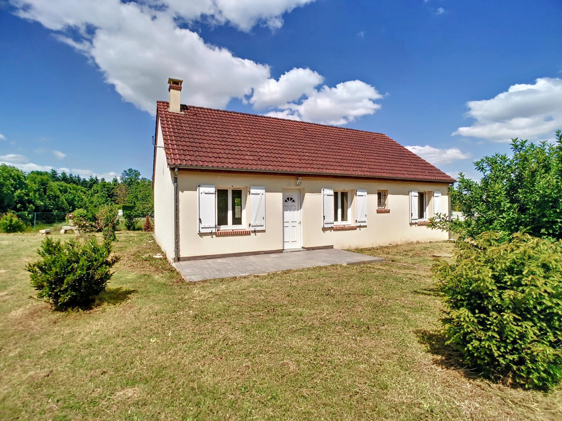 Vente de maison 5 pièces à Les Aixd'Angillon 18220 100m², prix 160 000 €. Réf. 1141706 SAFTI Vente de maison 5 pièces à Les Aixd'Angillon 18220 100m², prix 160 000 €. Réf. 1141706 SAFTI