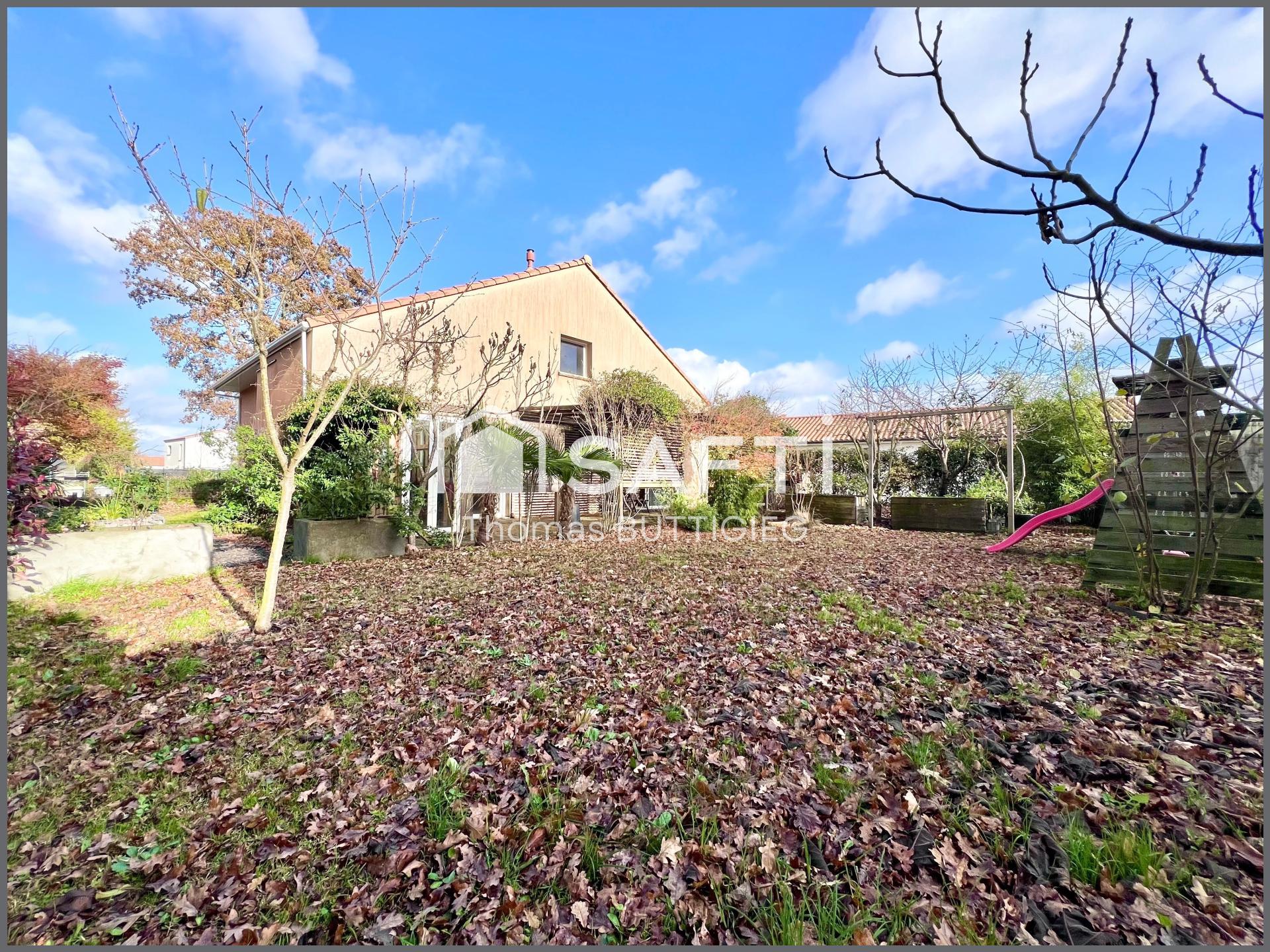 Vente de maison 4 pièces à SaintColomban 44310 130m², prix 311 000