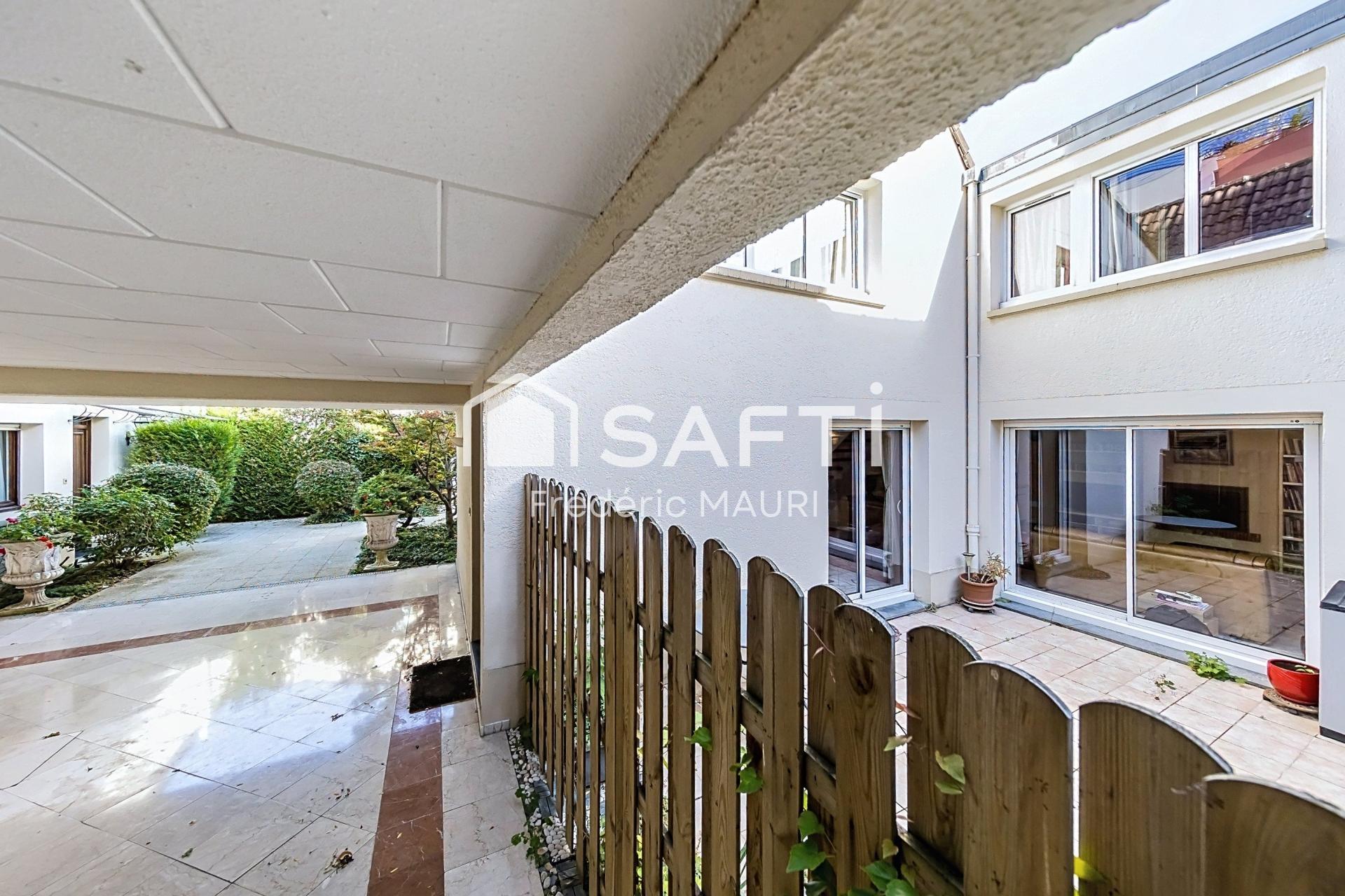 Maison a louer courbevoie - 5 pièce(s) - 130 m2 - Surfyn