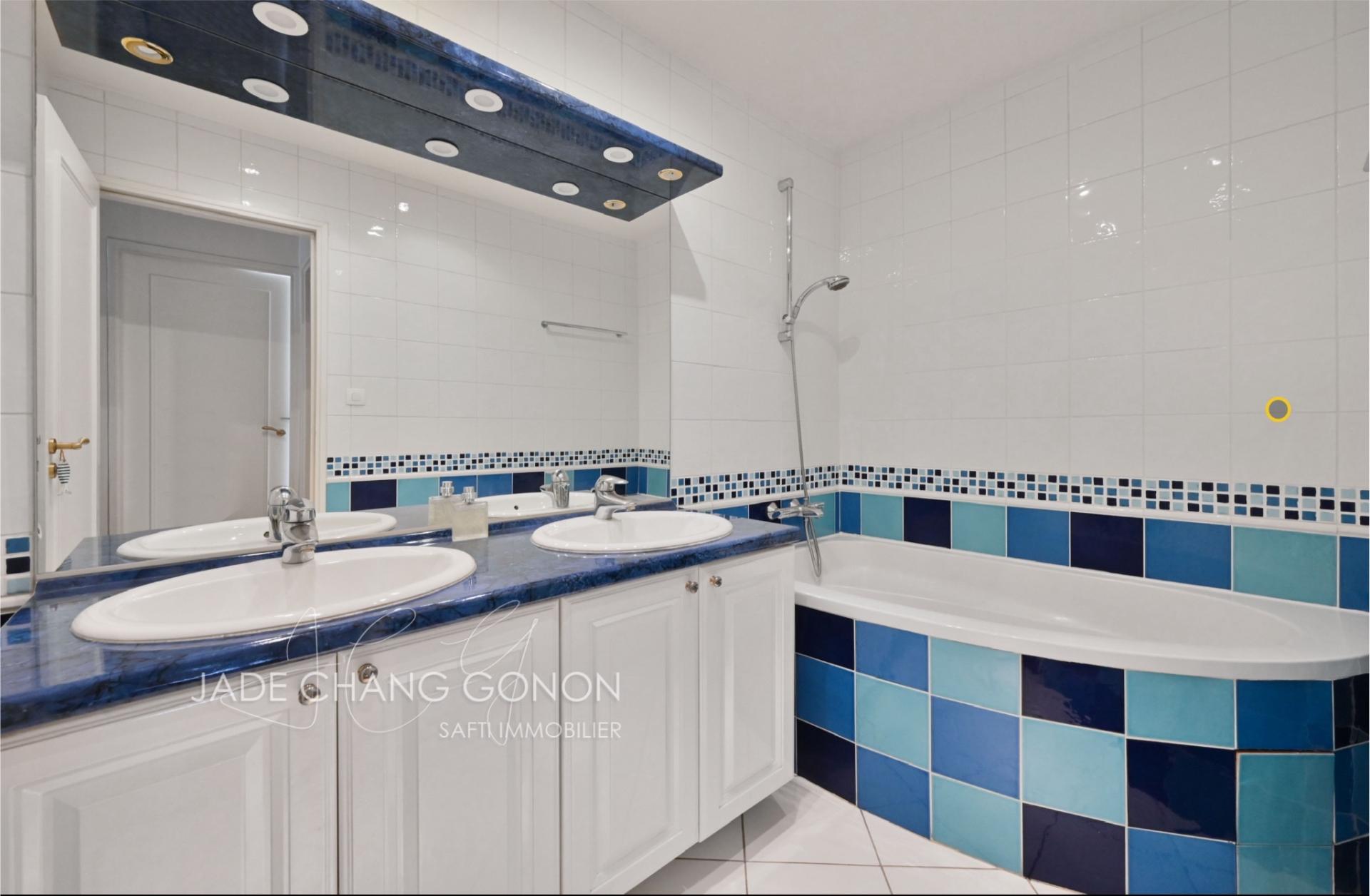 Maison a louer paris-11e-arrondissement - 6 pièce(s) - 109 m2 - Surfyn