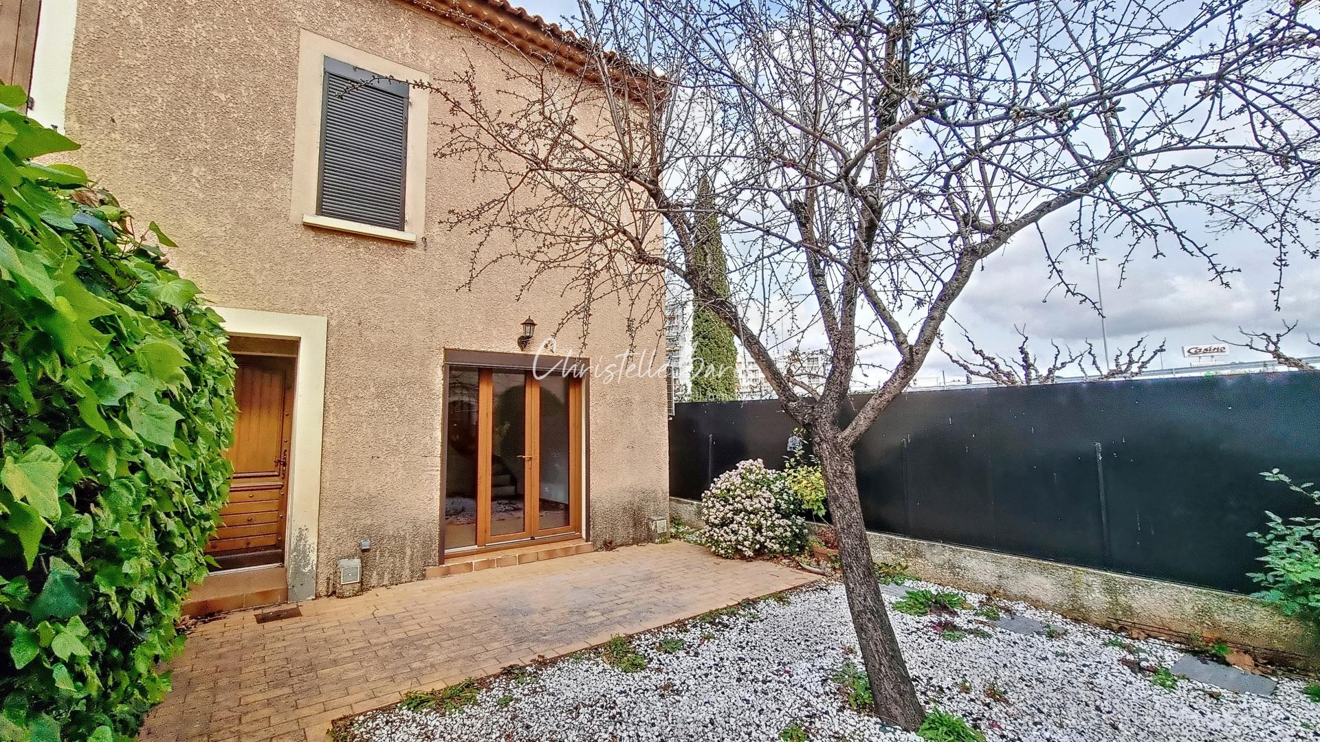 Location de maison 6 pièces à Toulon 83100 : 118m², prix 1 385 € - CC