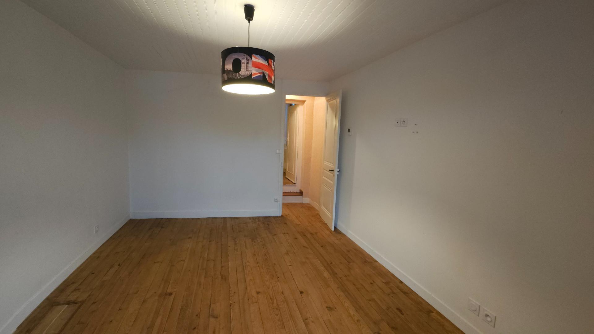 Vente de maison 4 pièces à SainteEuphemie 01600 70m², prix 300 000