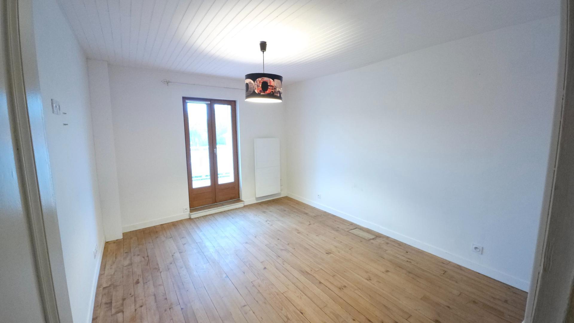 Vente de maison 4 pièces à SainteEuphemie 01600 70m², prix 300 000