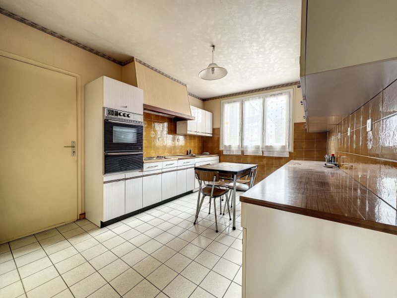 Vente de maison 6 pièces à Le Mans 72100 : 125m², prix VENDU. Réf